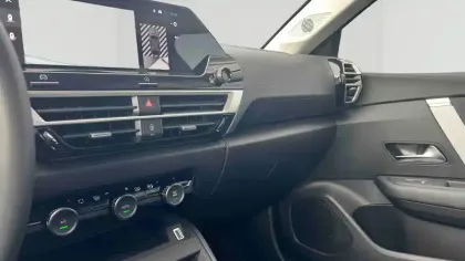 Photo 16 Citroën C4  Hybride 145 e-DCS6