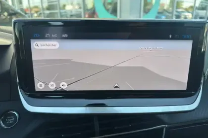 Photo 18 Peugeot 208  Hybrid 100 e-DCS6