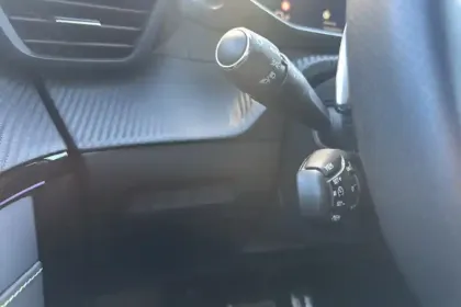 Photo 22 Peugeot 208  Hybrid 100 e-DCS6