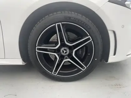 Photo 12 Mercedes Classe A  250 e 8G-DCT