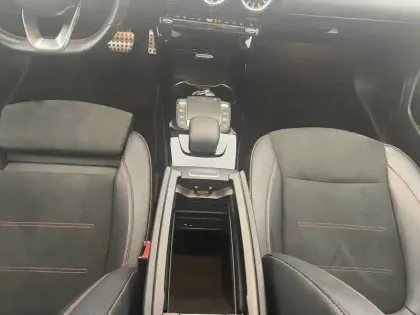 Photo 27 Mercedes Classe A  250 e 8G-DCT