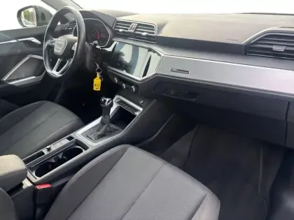 Photo 77 Audi Q3  35 TFSI 150 ch S tronic 7