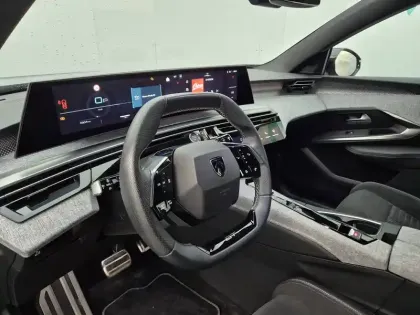 Photo 65 Peugeot 5008  Hybrid 145 e-DCS6