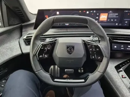 Photo 42 Peugeot 5008  Hybrid 145 e-DCS6