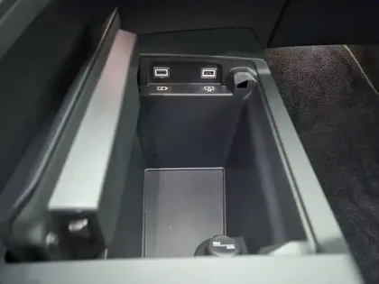 Photo 67 Peugeot 5008  Hybrid 145 e-DCS6