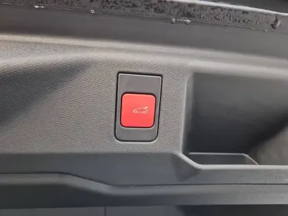 Photo 48 Peugeot 5008  Hybrid 145 e-DCS6