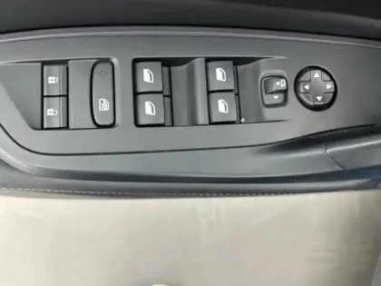 Photo 45 Peugeot 408  PureTech 130 ch S&S EAT8