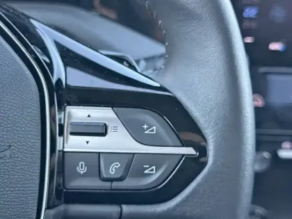 Photo 14 Peugeot 408  PureTech 130 ch S&S EAT8