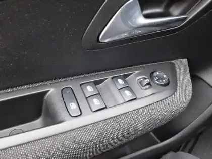 Photo 59 Peugeot 208  Electrique 50 kWh 136ch