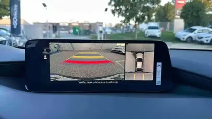 Photo 24 Mazda Mazda3  Berline 2.5L e-SKYACTIV-G M Hybrid 140 ch BVM6