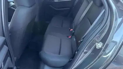 Photo 16 Mazda Mazda3  Berline 2.5L e-SKYACTIV-G M Hybrid 140 ch BVM6