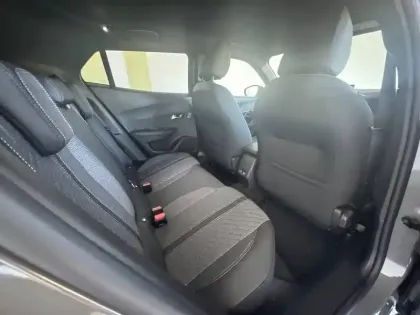 Photo 63 Peugeot 2008  Hybrid 145 e-DCS6