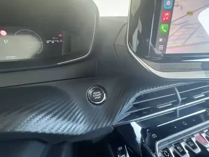 Photo 74 Peugeot 2008  Hybrid 145 e-DCS6