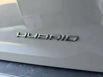 Photo 92 Peugeot 2008  Hybrid 145 e-DCS6