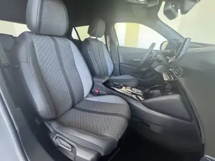 Photo 62 Peugeot 2008  Hybrid 145 e-DCS6