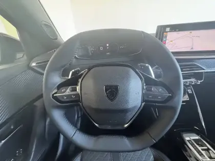 Photo 117 Peugeot 2008  Hybrid 145 e-DCS6