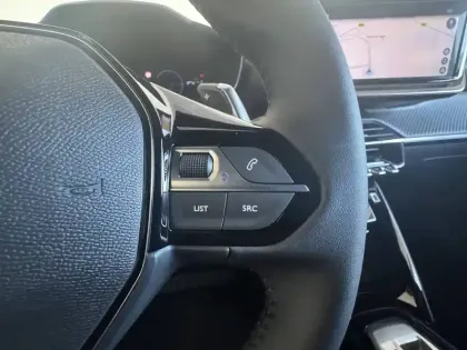 Photo 119 Peugeot 2008  Hybrid 145 e-DCS6