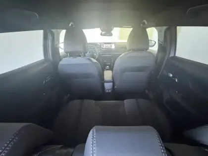 Photo 91 Peugeot 2008  Hybrid 145 e-DCS6