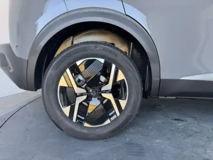 Photo 97 Peugeot 2008  Hybrid 145 e-DCS6