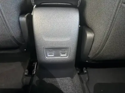 Photo 65 Peugeot 2008  Hybrid 145 e-DCS6