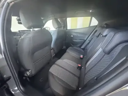 Photo 59 Peugeot 2008  Hybrid 145 e-DCS6