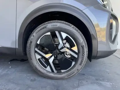 Photo 146 Peugeot 2008  Hybrid 145 e-DCS6