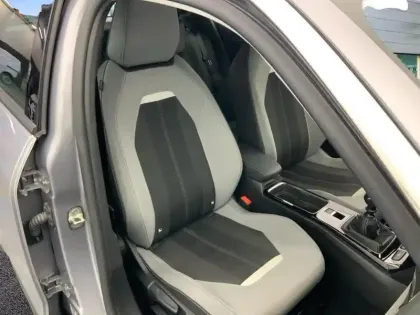 Photo 8 Opel Mokka  1.2 Turbo 100 ch BVM6 Elegance