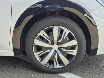 Photo 8 Peugeot 208  e- 136ch Active