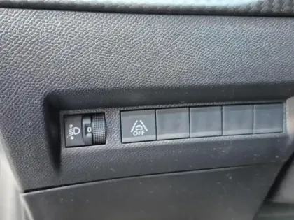 Photo 11 Peugeot 208  e- 136ch Active