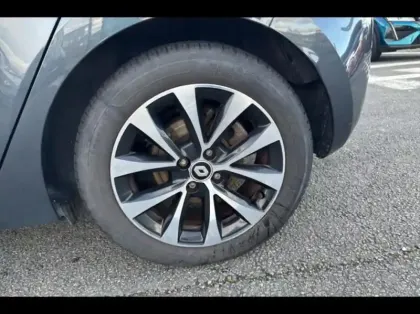 Photo 12 Renault Clio  1.6 E-Tech hybride 140ch Intens -21N