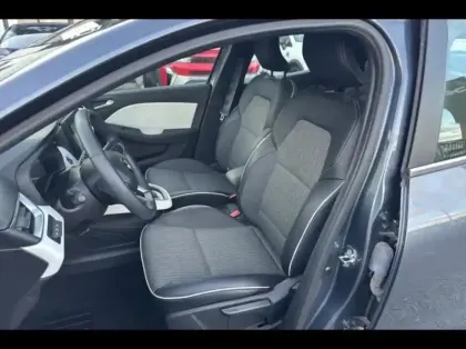 Photo 9 Renault Clio  1.6 E-Tech hybride 140ch Intens -21N