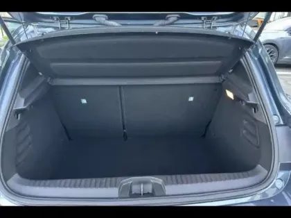 Photo 11 Renault Clio  1.6 E-Tech hybride 140ch Intens -21N