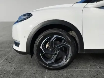 Photo 23 DS DS 3  Crossback Essence 130 Grand Chic Automatique