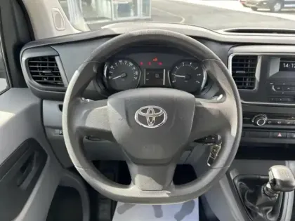 Photo 12 Toyota Proace  Combi Medium 1.5 120 D-4D Dynamic RC18