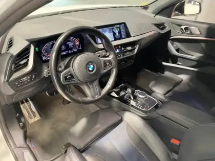 Photo 10 BMW Serie 1 Série 1 118dA 150ch M Sport 8cv