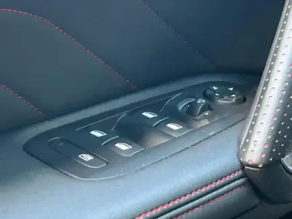 Photo 11 Peugeot 308  1.2 PureTech 130ch E6.3 S&S GT Line