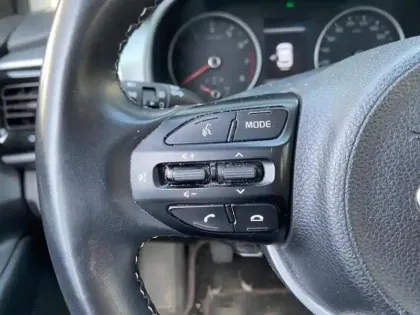 Photo 10 Kia Stonic  1.0 T-GDi 100ch MHEV Active iBVM6