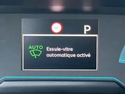 Photo 9 Peugeot 2008  e- 136ch Active Pack