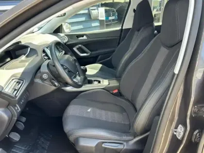 Photo 7 Peugeot 308  1.2 PureTech 130ch S&S Allure Pack