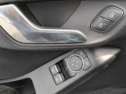 Photo 11 Ford Fiesta  1.1 85ch Business 5p Euro6.2