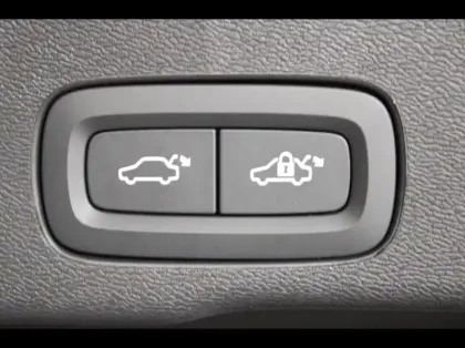 Photo 14 Volvo Xc60  T6 Hybride Rechargeable 253 + 145ch Plus Style Dark Geartronic 8 AWD