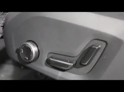 Photo 8 Volvo Xc60  T6 Hybride Rechargeable 253 + 145ch Plus Style Dark Geartronic 8 AWD