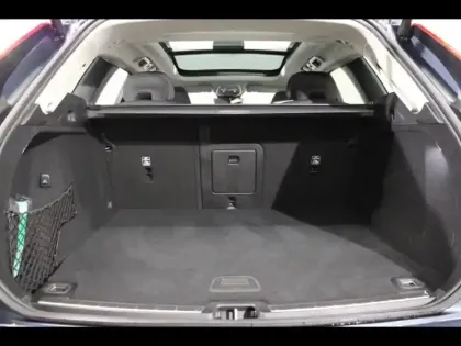 Photo 13 Volvo Xc60  T6 Hybride Rechargeable 253 + 145ch Plus Style Dark Geartronic 8 AWD