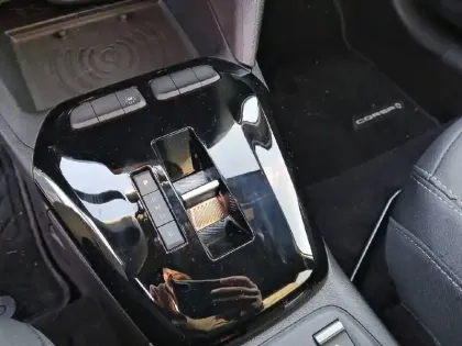 Photo 13 Opel Corsa  Electrique 156 ch autonomie etendue & Batterie 51 kWh