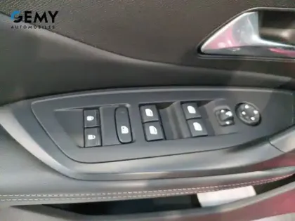 Photo 135 Peugeot 308  PHEV 180 e-EAT8
