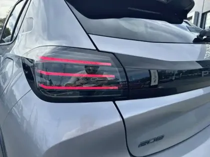 Photo 36 Peugeot 208  Hybrid 110 e-DCS6