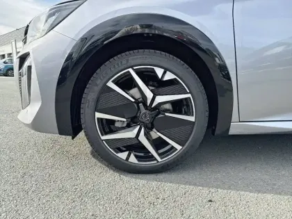 Photo 32 Peugeot 208  Hybrid 110 e-DCS6