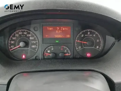 Photo 13 Peugeot Boxer  CA 335 L2H2 BLUEHDI 110