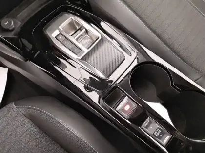 Photo 13 Peugeot 2008  BlueHDi 130 S&S EAT8