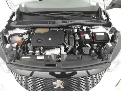 Photo 18 Peugeot 2008  BlueHDi 130 S&S EAT8